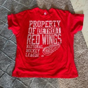 ✳️3/$15 Detroit Redwings Graphic Tee